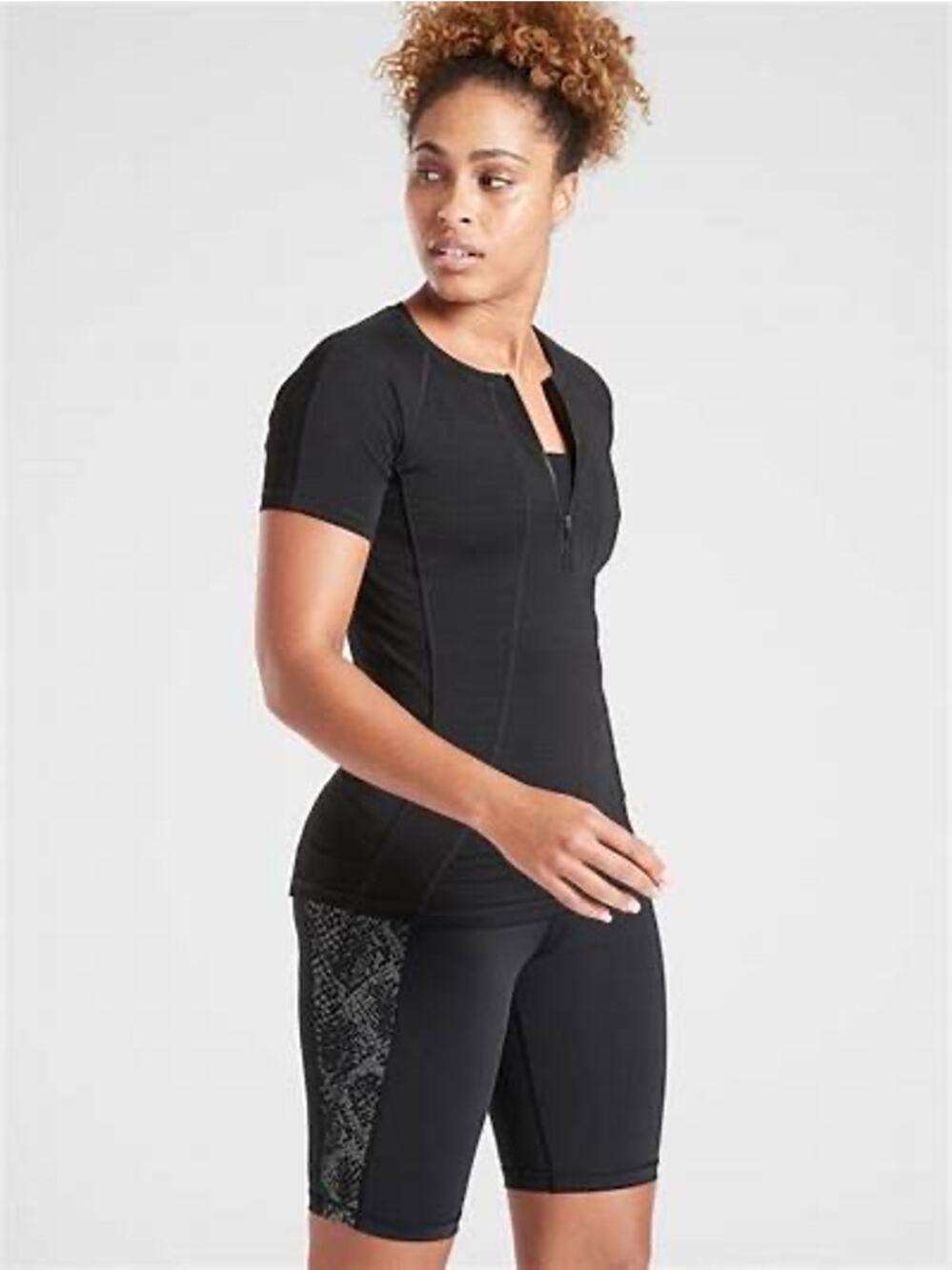 Athleta Pacifica Black Short Sleeve Swim Surf Athletic Tee Size Medium